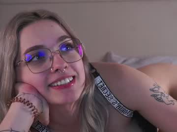 girl Random Sex Cams with elinacherry