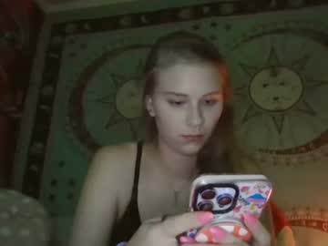 girl Random Sex Cams with stonerbabe1313