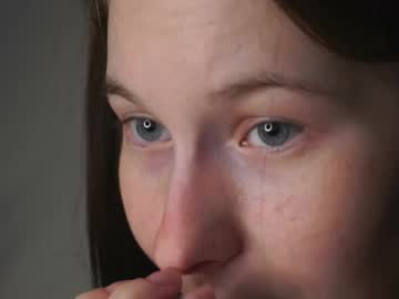 girl Random Sex Cams with kisskiss_mourmeow