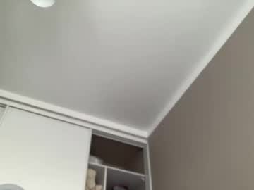 girl Random Sex Cams with lucie_wildie