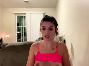 girl Random Sex Cams with taya_raelynn