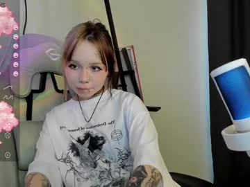 girl Random Sex Cams with gummi_heart