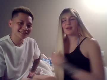 couple Random Sex Cams with asianpersuasionx_o