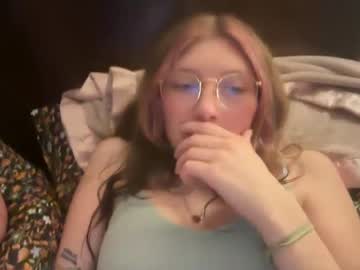 girl Random Sex Cams with dainty_lilac