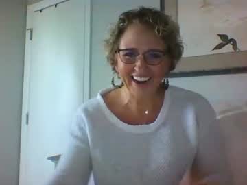 girl Random Sex Cams with momnxtdoor