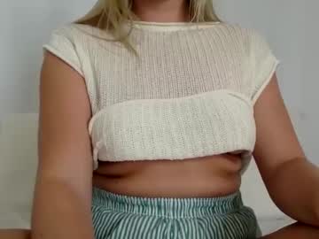 girl Random Sex Cams with innocentblonde789