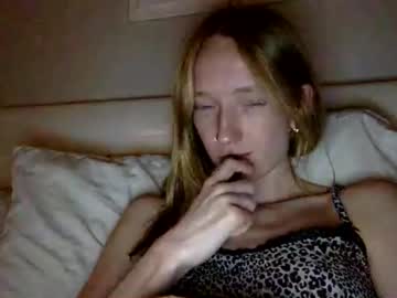 girl Random Sex Cams with littlee_redd
