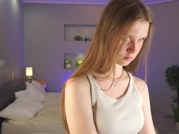 girl Random Sex Cams with bananini_anallove
